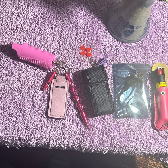 Pink Multi-Function Self-Defense Keychain Set - Picture 3 of 3